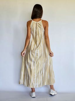 Beige & Gold Dressindex